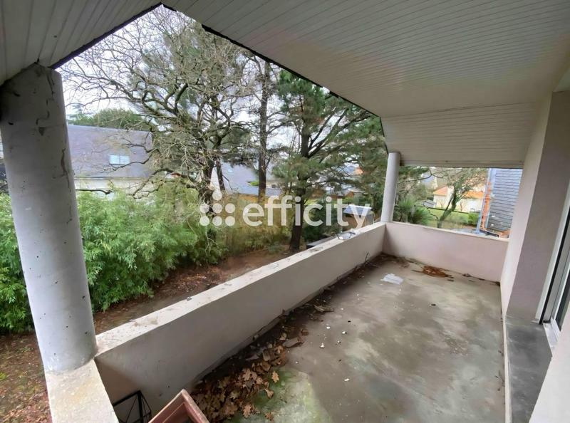 Maison - 236 m² - 7 pièces