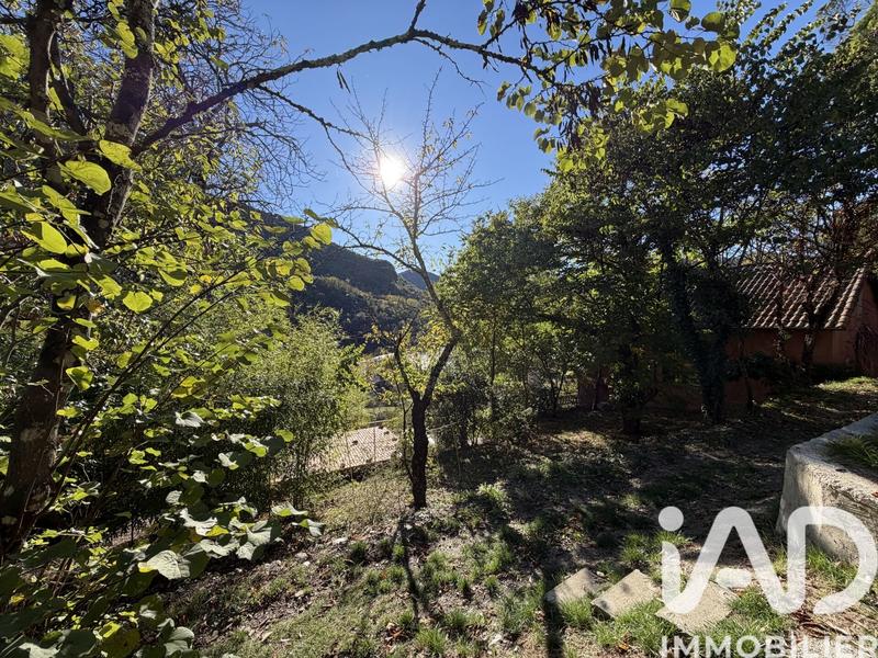 Maison - 180 m² - 6 pièces