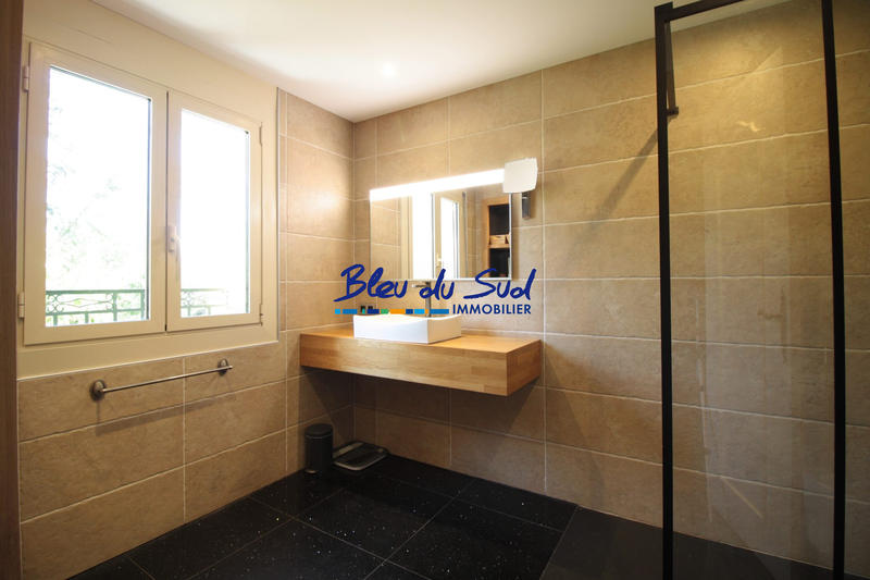 Villa - 275 m² - 7 pièces