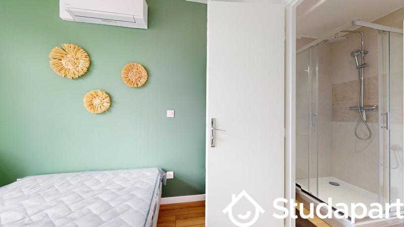 Chambre - 12 m² - 1 pièce