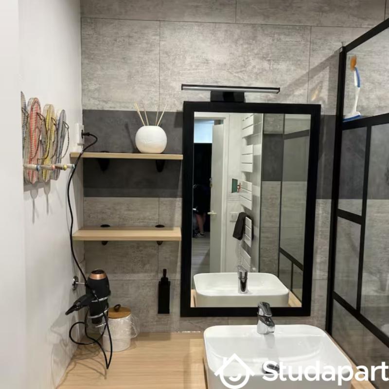 Chambre - 12 m² - 1 pièce