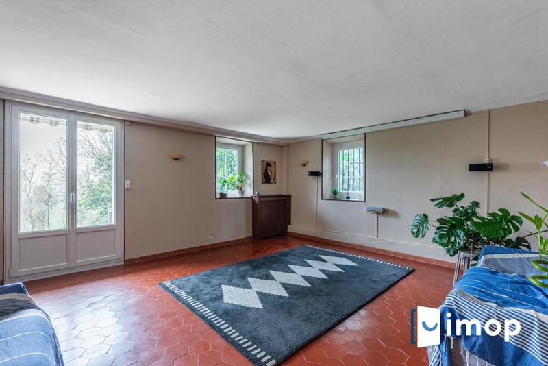 Maison - 234 m² - 7 pièces