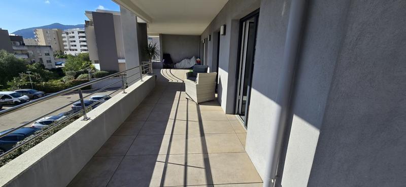 Appartement - 72 m² - 3 pièces