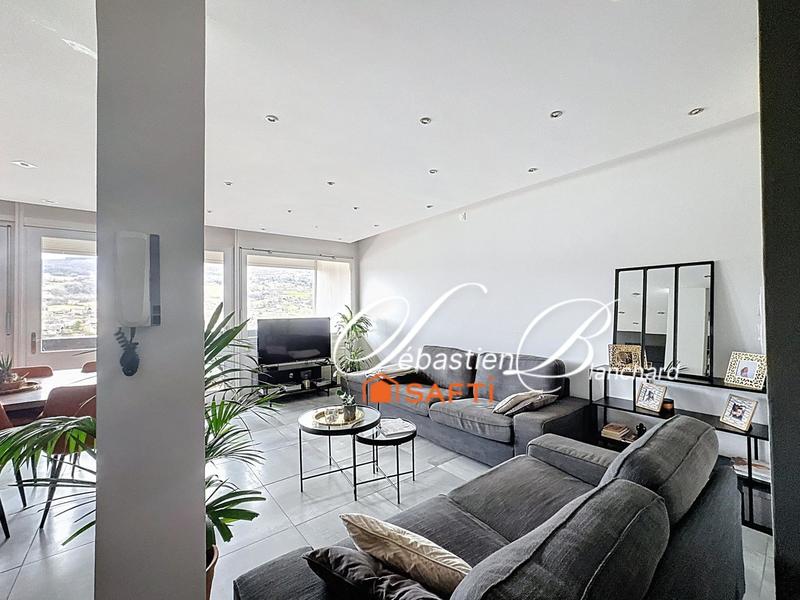 Appartement - 104 m² - 4 pièces