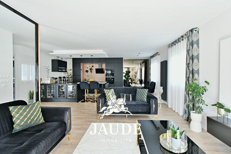 Maison - 135 m² - 6 pièces