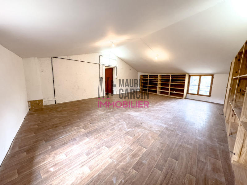 Maison - 280 m² - 13 pièces