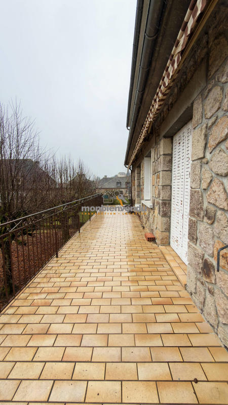 Maison - 225 m² - 29 pièces