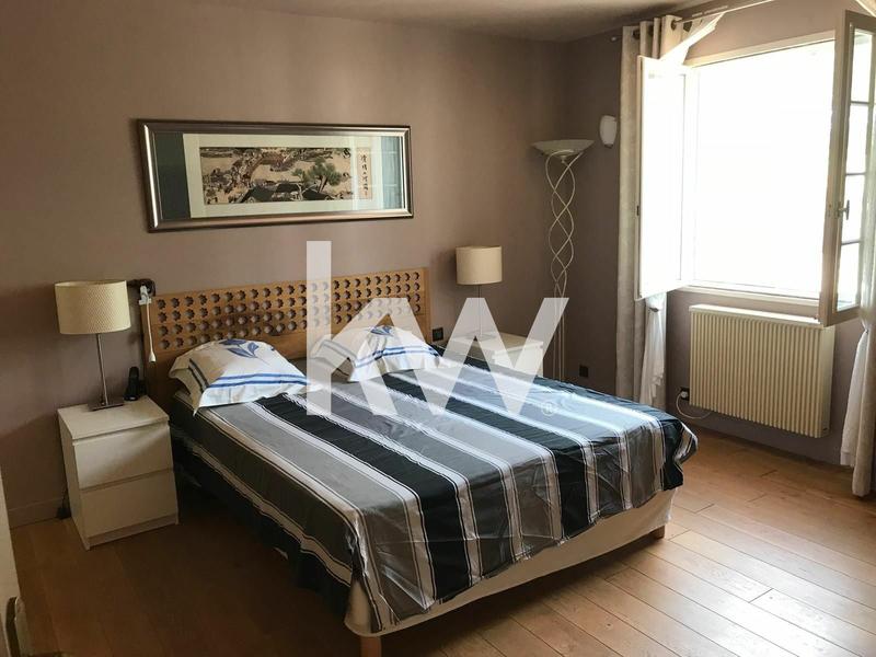 Maison - 182 m² - 6 pièces