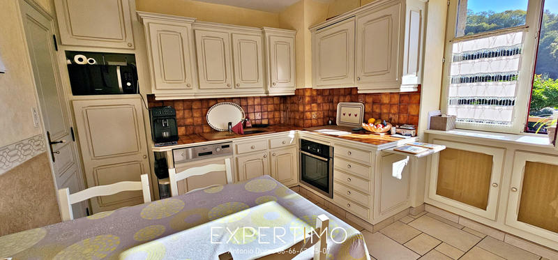 Propriété - 112 m² - 11 pièces