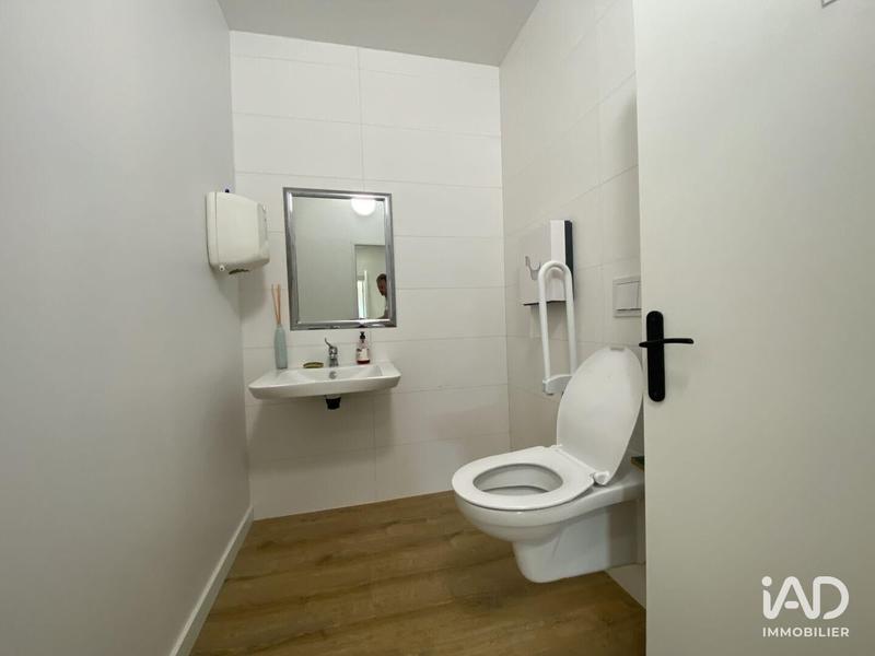 Local commercial - 261 m²