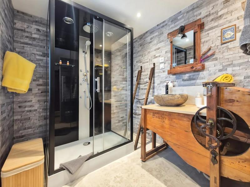 Maison - 280 m² - 7 pièces