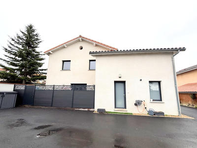 Maison - 207 m² - 7 pièces