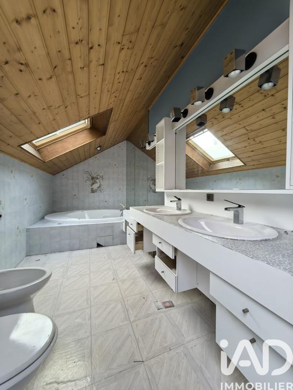 Maison - 332 m² - 11 pièces