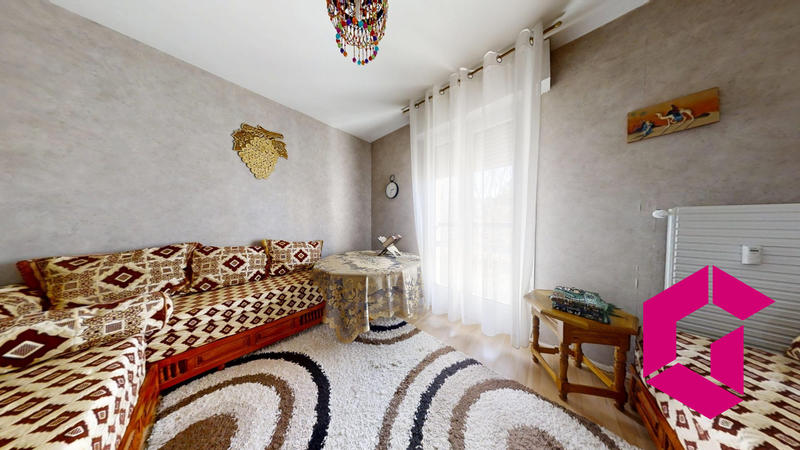 Appartement - 96 m² - 5 pièces