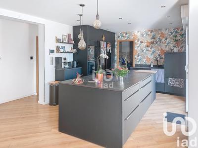 Maison - 200 m² - 9 pièces