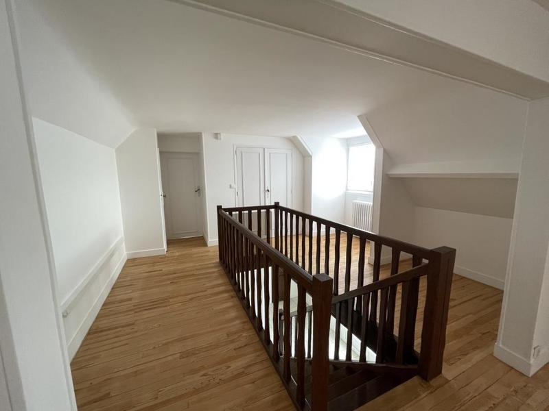 Propriété - 200 m² - 8 pièces