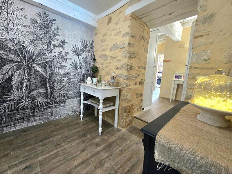 Maison - 312 m² - 7 pièces