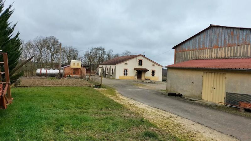Corps de ferme - 230 m² - 5 pièces