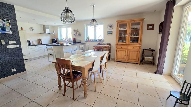 Maison - 152 m² - 6 pièces