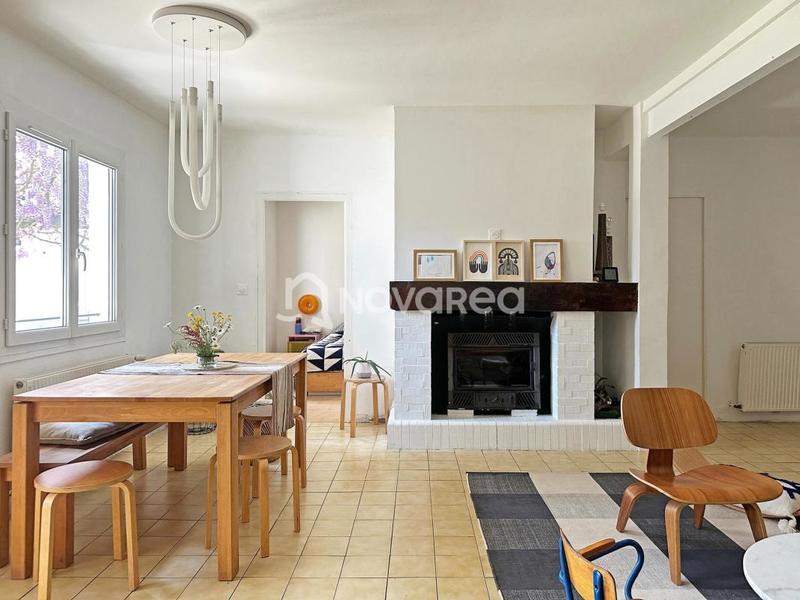 Maison - 312 m² - 9 pièces