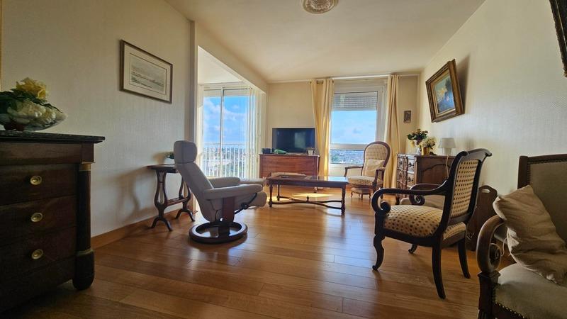 Appartement - 104 m² - 5 pièces