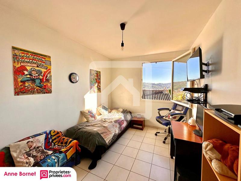 Maison - 97 m² - 5 pièces