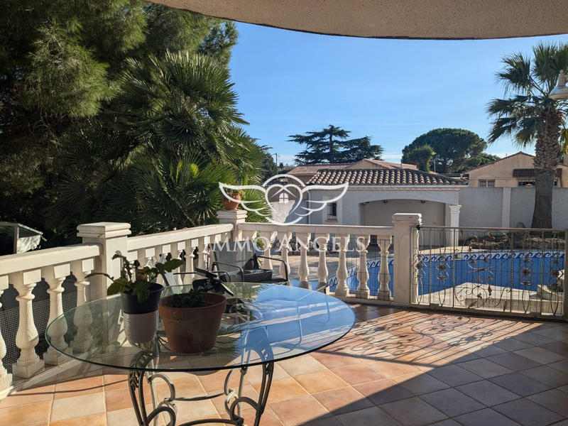Villa - 244 m² - 6 pièces