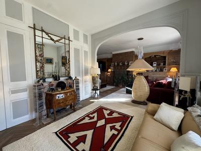 Maison - 700 m² - 15 pièces