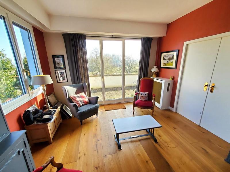 Maison - 285 m² - 8 pièces