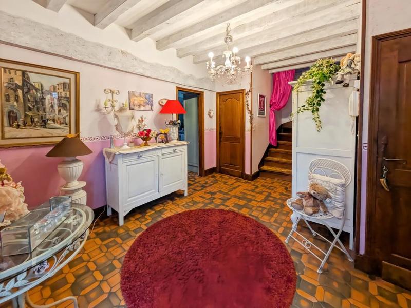 Maison - 220 m² - 6 pièces