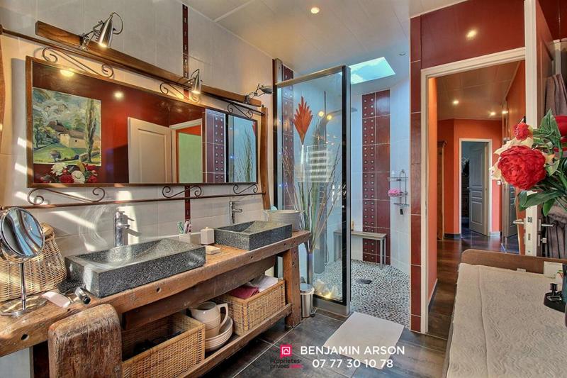 Maison - 177 m² - 8 pièces