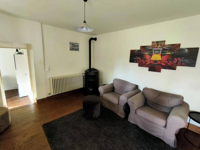 Maison - 235 m² - 8 pièces