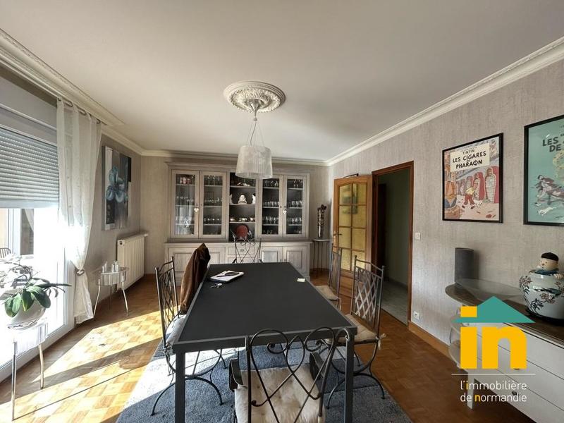 Maison - 284 m² - 8 pièces