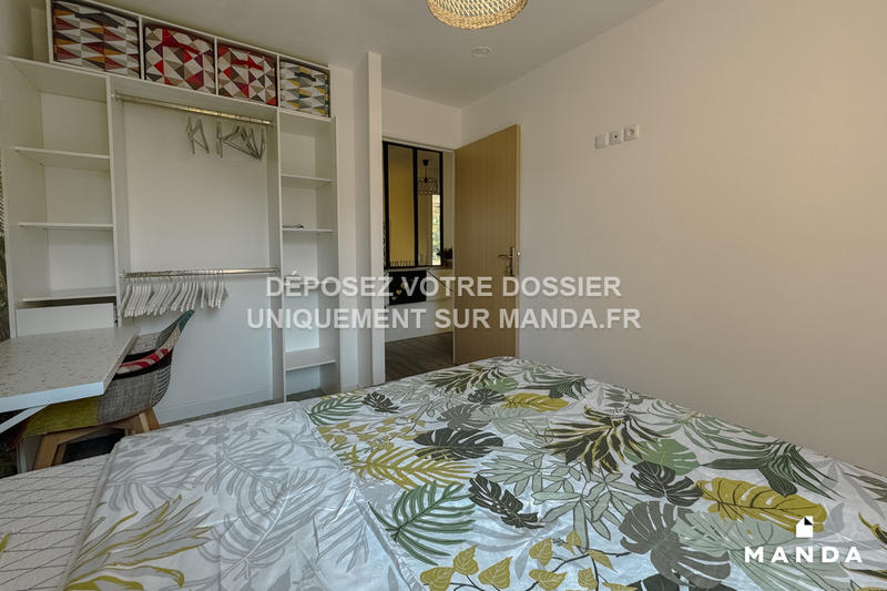 Chambre - 10 m² - 5 pièces