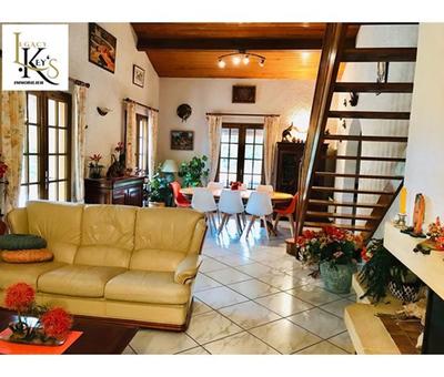 Maison traditionnelle - 166 m² - 5 pièces