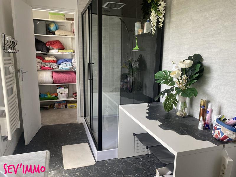 Maison - 183 m² - 7 pièces