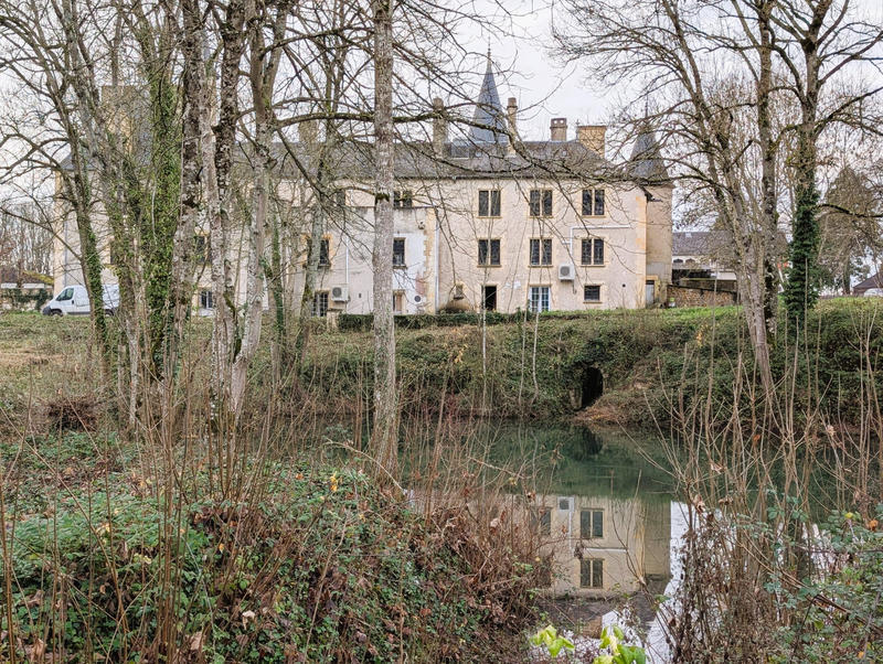 Fonds de commerce - 4 500 m²