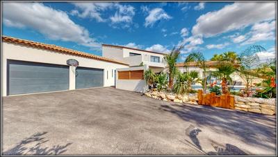 Maison d'architecte - 254 m² - 5 pièces