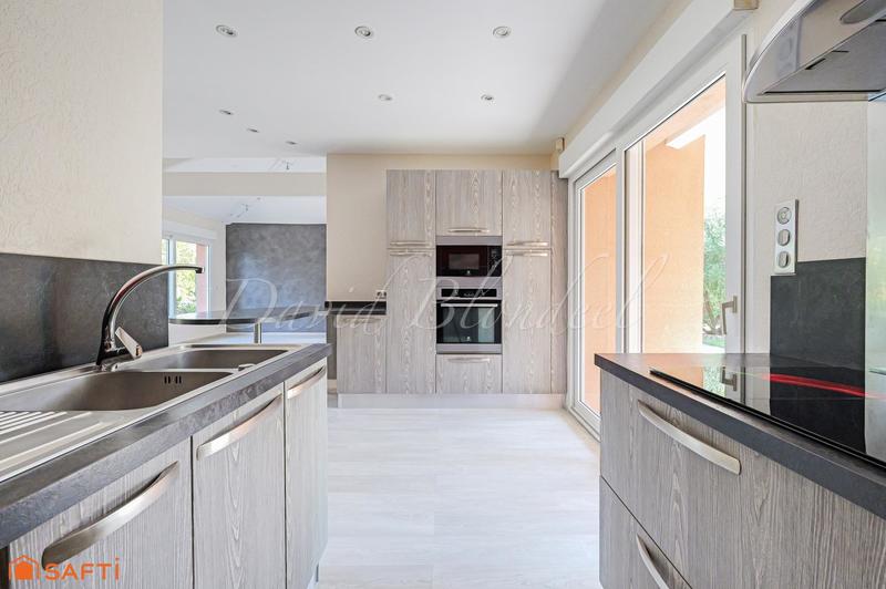 Maison - 111 m² - 5 pièces