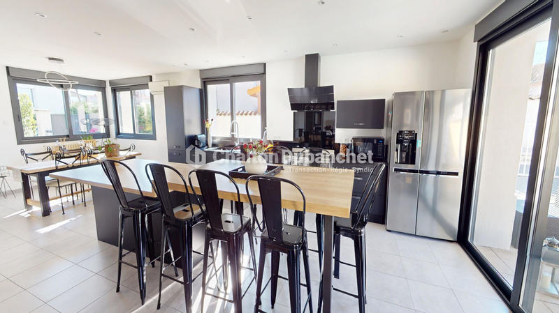 Maison - 167 m² - 6 pièces