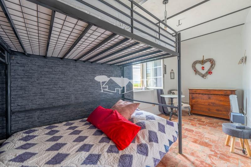 Maison - 244 m² - 7 pièces