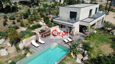 Maison - 163 m² - 5 pièces