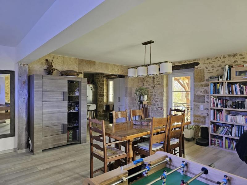 Maison - 315 m² - 11 pièces