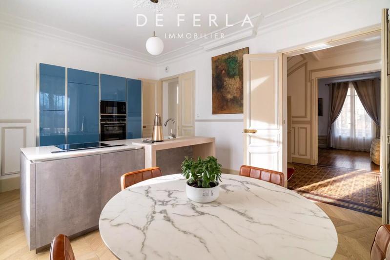 Château - 360 m² - 10 pièces