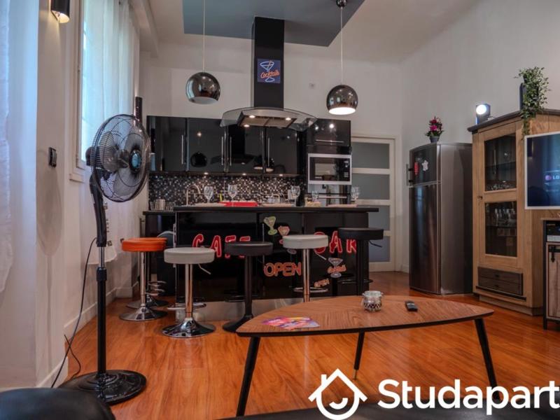 Chambre - 11 m² - 1 pièce