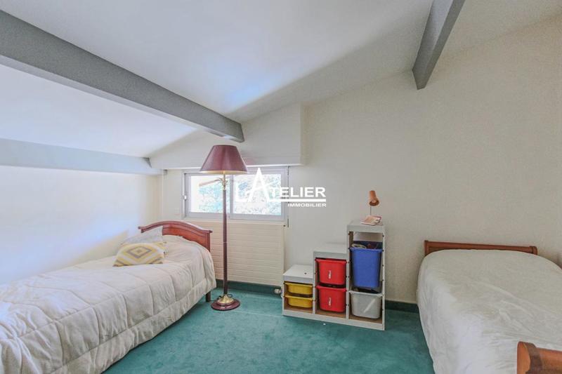 Propriété - 220 m² - 7 pièces