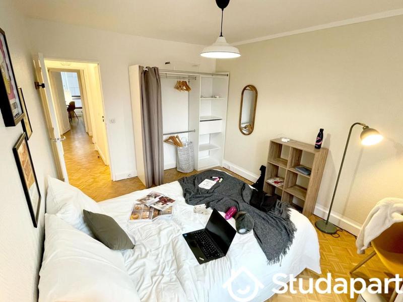 Chambre - 12 m² - 1 pièce