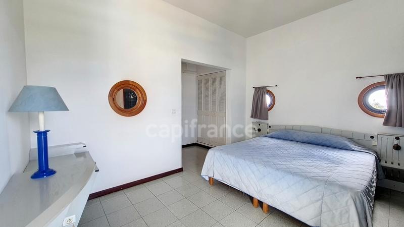 Fonds de commerce - 1 363 m²