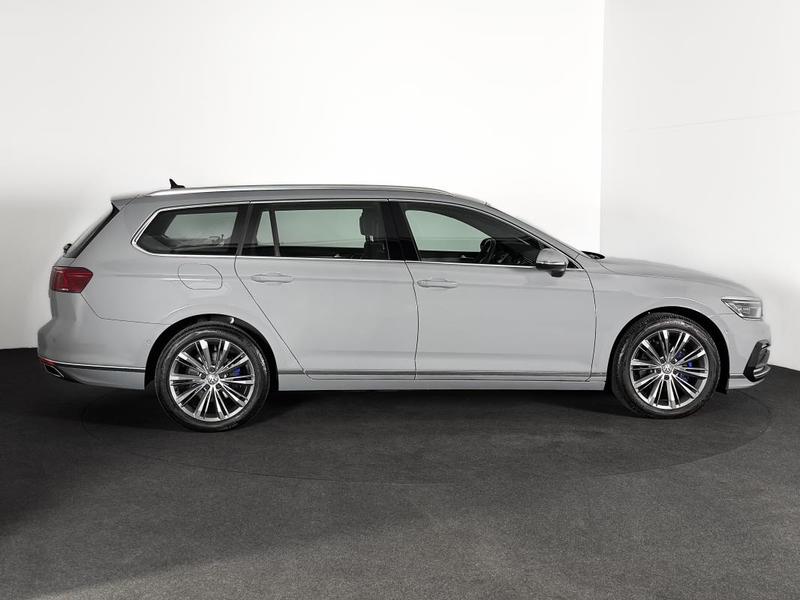 Volkswagen Passat Sw Gte 218ch Dsg Ja18 Matrix Digital Cockpit Sieges Chauf Camera Carplay Regul Acc