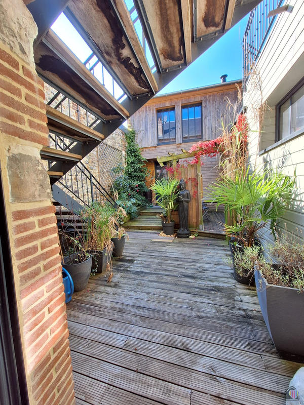 Maison - 209 m² - 11 pièces